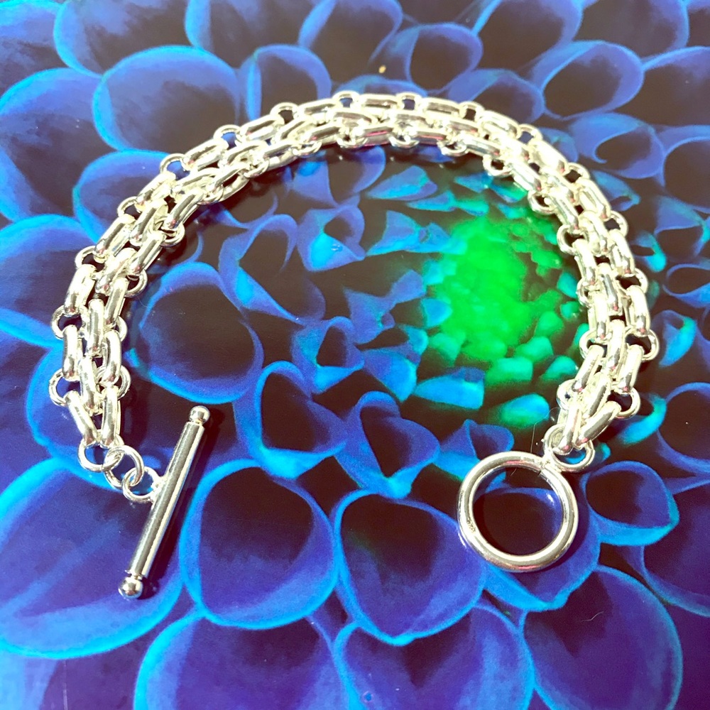 .925 Sterling Silver triple link toggle bracelet💗